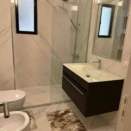 Saraci Zentrale Lage Ca 600 Meter Vom Entfernt 公寓 Vlorë